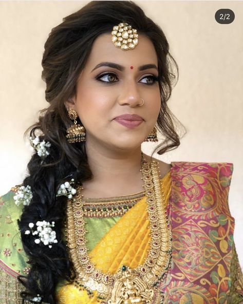 Side Braid Hairstyles Indian Wedding, Side Braid Hairstyles For Saree, Side Hairstyles Wedding Indian, Front Hairdo Wedding Hairstyles, Venni Hairstyles, Jaago Night Hairstyle, Messy Plates Hairstyle Indian, Hair Styles For Engagement Brides Indian, Messy Braid For Saree