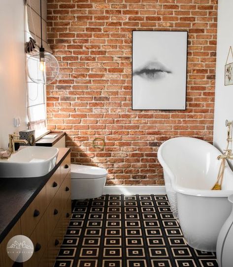 Red Brick Wall Interior, Exposed Brick Bathroom, Brick Wall Bathroom, Brick Bathroom, Red Brick Wall, Loft Bathroom, Brick Interior, Bathroom Red, Basement Bathroom