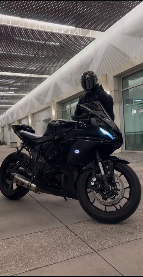 Bmw R1000 Rr, Motorcycle Guy, Bike Aesthetic, Night Biking, Motorcycle Aesthetic, Biker Aesthetic, Pretty Bike, Biker Boys, Pimped Out Cars