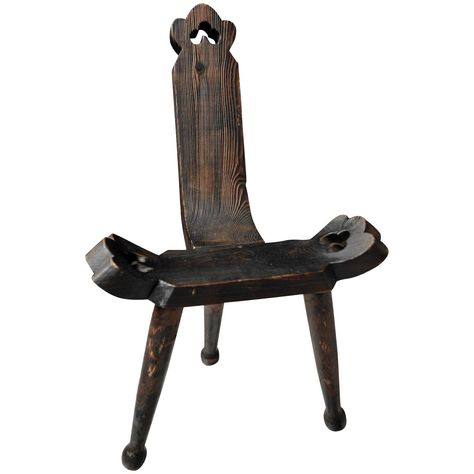 1910 Wooden Birthing Chair or Birthing Stool | 1stdibs.com Birthing Chair, Birthing Stool, Hand Chair, Antique Modern, Grand Homes, Vintage Chairs, Cool Furniture, Antique Furniture, Vintage Brass