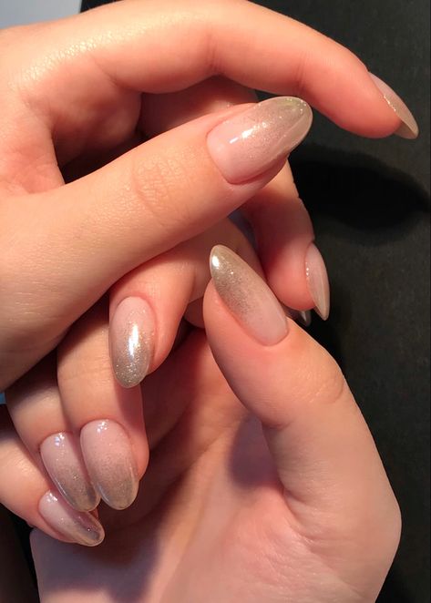 short almond shaped nails, nude with silver chrome ombre, classic clean nail art design, work nails inspo, gel nails Gold Silver Ombre Nails, Gelx Apres Nails Short Almond, Beige Nails Ombre, Ombré Silver Nails, Silver Chrome Nails Designs Short, Chrome Ombre Nails Almond, Subtle Shimmer Nails, Ombre Shimmer Nails, Silver Gradient Nails