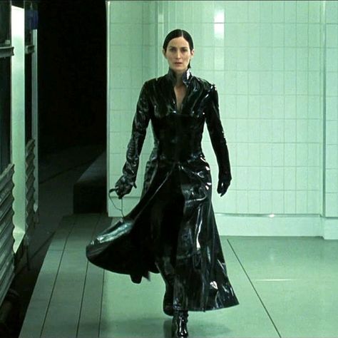 Trinity Costume, Matrix Outfit, Matrix Trinity, Matrix Fashion, The Matrix Movie, Carrie Anne Moss, Costume Noir, Mtv Movie Awards, Vogue Us