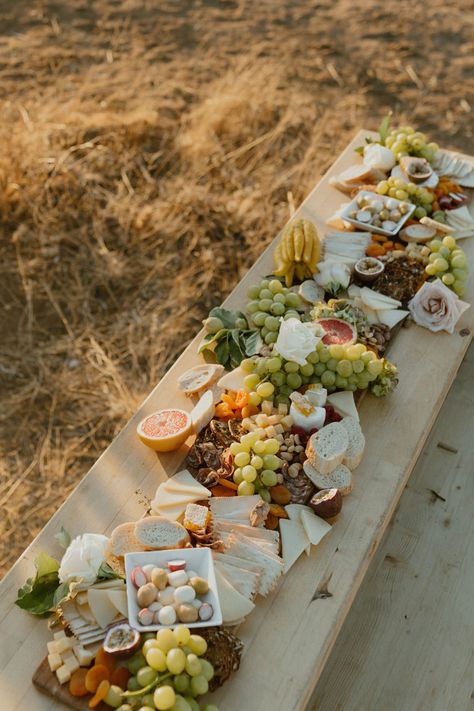 Rehearsal Dinner Charcuterie, Woodland Engagement Party, Charcuterie At Wedding, Neutral Charcuterie Board, Charcuterie Station Wedding, Small Wedding Charcuterie Board, Chacuritie Table Wedding, Grazing Table Simple, Small Charcuterie Table