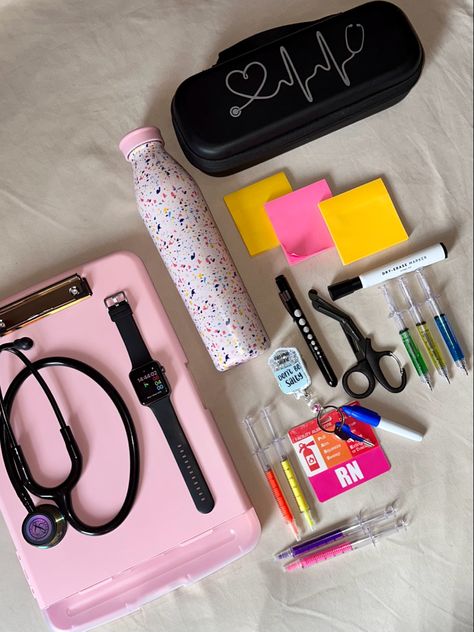 Nurse Aide Aesthetic, Nurse Vibes, Travel Needs, Traveling Nurse Aesthetic, Nursing Students Must Haves, Travelling Nurse, Medical Student Outfit, Travel Nurse Lifestyle, Military Nurse Aesthetic