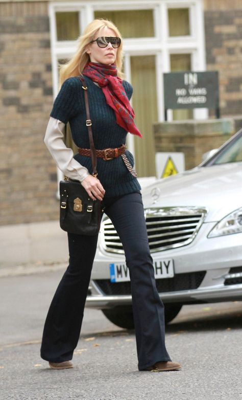 Claudia Schiffer Style, School Run Style, 90s Street Style, Fashion Decades, Elizabeth Hurley, Claudia Schiffer, Blonde Bombshell, Emily Ratajkowski, British Vogue