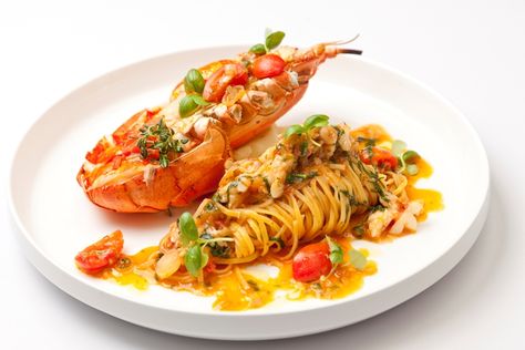 Lobster spaghetti Lobster Tagliatelle, Lobster Spaghetti, Tagliatelle Recipe, Lobster Dishes, Lobster Salad, Great British Chefs, Lobster Recipes, Spaghetti Recipes, Köstliche Desserts