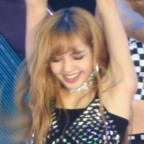 Lisa Icon, Blackpink Icons, Lisa Manoban, Paper Hearts, Lalisa Manobal, Lisa Blackpink, Blackpink In Your Area, Kpop Icons, Lalisa Manoban