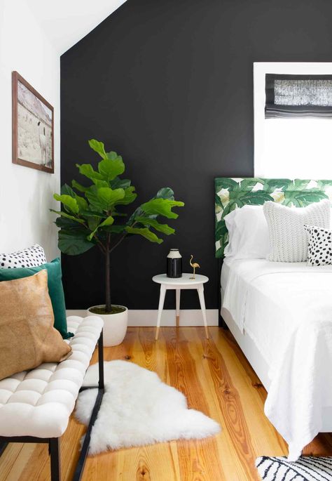 26 Affordable Accent Wall Ideas That Look Expensive White Cathedral Ceiling, Bedroom Black Accents, White Cathedral, Gender Neutral Bedrooms, Tour Design, Glam Design, Beach House Interior Design, Bedroom Minimalist, Neutral Bedrooms