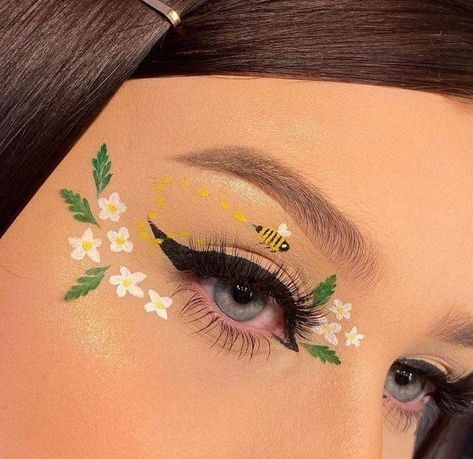 Eye Makeup Smokey, Makeup Smokey Eye, Evening Eye Makeup, Vibrant Makeup, Makeup Smokey, Flower Makeup, Cute Eye Makeup, Face Paint Makeup, Face Art Makeup