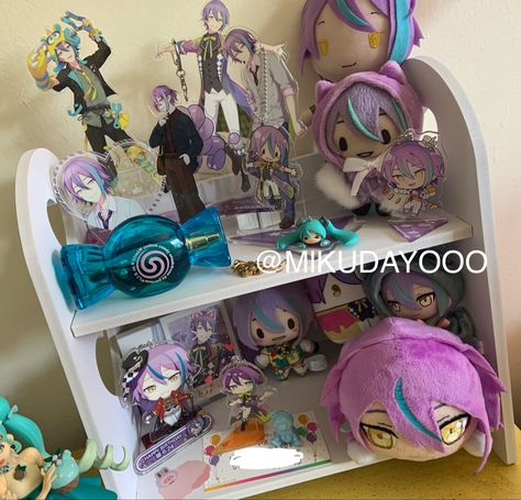 Anime Character Shrine Ideas, Character Shrine Ideas, Project Sekai Merch, Anime Shrine, Shrine Ideas, Character Shrine, Merch Display, Pjsk Plushies, Backpack Project