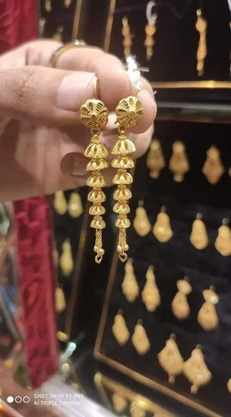 Gold Sui Dhaga Earrings Indian, Gold Rings Jewelry Design, Gold Jhumka, Delicate Gold Jewelry, Bridal Necklace Designs, Gold Jewels Design, Pure Gold Jewellery, Ring Jewellery Design, Gold Earrings Models