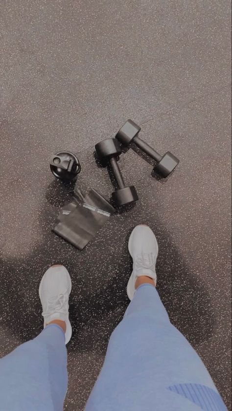 Workout Asethic Pictures, Peloton Vision Board, Workout Astetics, Gym Selfie Female No Face, Gym Private Story Names Snapchat, Workout Esthetics, Equinox Gym Aesthetic, Peloton Aesthetic, Workout Asethic