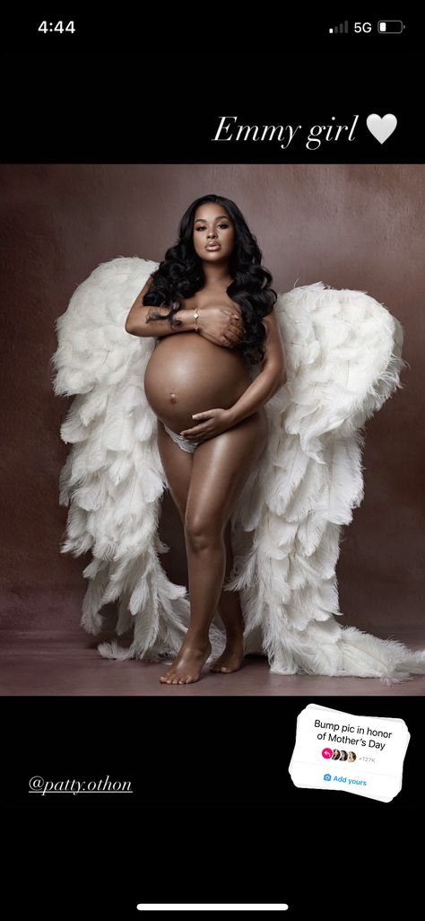 Queen Maternity Shoot, Maternity Photography Black Women, Maternity Shoot Black Women, Cute Pregnancy Photos, Maternity Picture Outfits, Maternity Studio Photoshoot, Pregnant Model, Maternity Photography Poses Couple, Cute Pregnancy Pictures