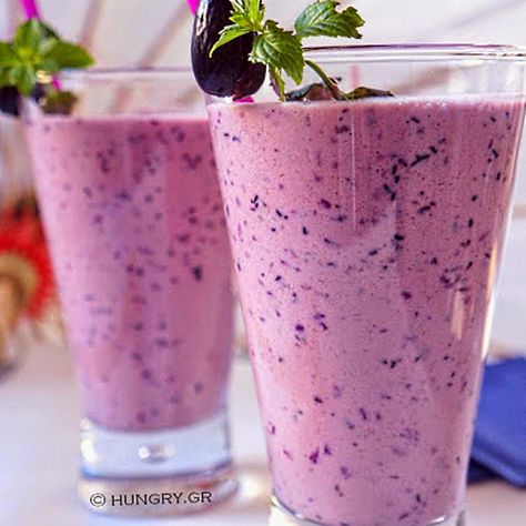 Great-Grape-Smoothie Grape Milkshake, Grape Smoothie, Smoothie Protein, Healthy Fruit Smoothies, Nutribullet Recipes, Protein Smoothie Recipes, Vitamix Recipes, Black Grapes, Smoothie Blender