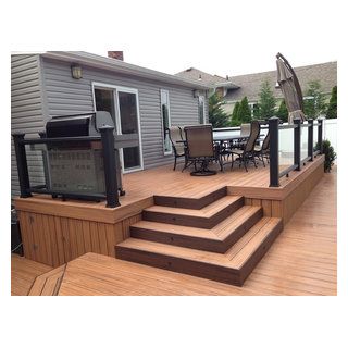 Small Deck Ideas On A Budget, Small Deck Ideas, Small Deck Furniture, Apartment Deck, Patio Plan, Patio Furniture Diy, Small Patio Furniture, Modern Deck, Deck Designs Backyard