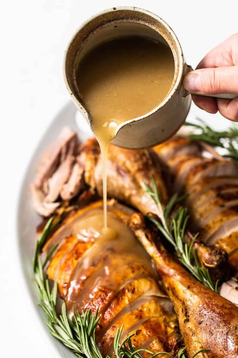 Add this simple turkey gravy to your Thanksgiving menu! It's easily made with turkey drippings, broth and a little bit of cornstarch. Enjoy! Gravy From Drippings, Paleo Gravy, Turkey Gravy Easy, Turkey Gravy From Drippings, Homemade Turkey Gravy, Making Turkey Gravy, Easy Corn Casserole, Fried Turkey Recipes, Deep Fried Turkey