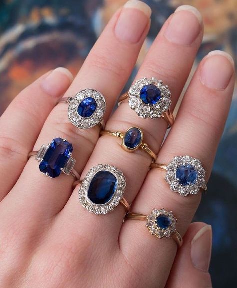 Colored Engagement Rings, Gold Ring Designs, Blue Stones, Sapphire Engagement Ring Blue, Dream Engagement Rings, Sapphire Jewelry, Engagement Rings Sapphire, Pretty Jewellery, Birthstone Jewelry