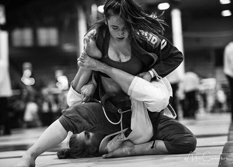 Jujitsu Photography, Martial Arts Aesthetic Female, Ju Jitsu Aesthetic, Female Jiu Jitsu, Ji Jutsu, Bjj Female, Martial Arts Girl Aesthetic, Jujitsu Women, Jujitsu Aesthetic