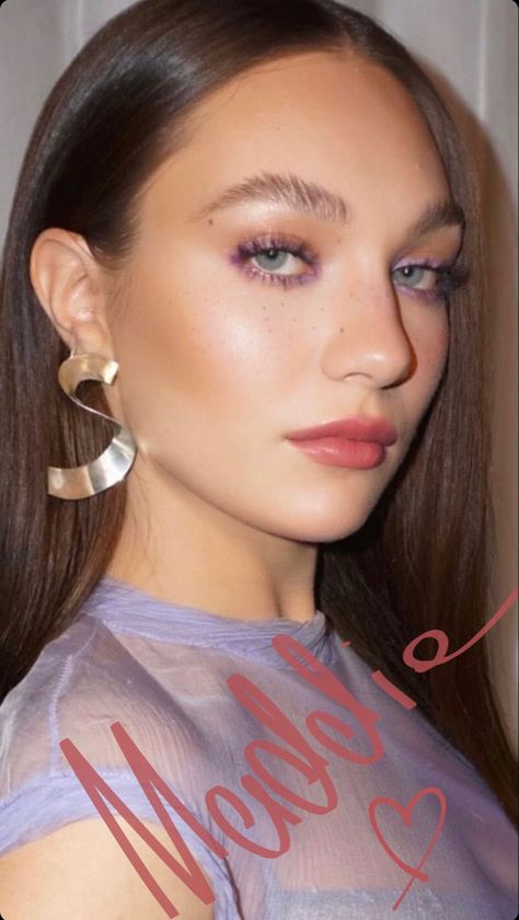 Maddie Ziegler 2023 Maddie Ziegler Wallpaper, Maddie Ziegler Makeup, Blue Mascara, Backgrounds Phone, Maddie Ziegler, Backgrounds Phone Wallpapers, Instagram Ideas, Makeup Palette, Phone Wallpapers