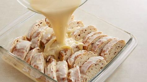 Overnight Cinnamon Roll French Toast, Cinnamon Roll French Toast Casserole, Cinnamon Roll French Toast Bake, Cinnamon French Toast Bake, Overnight Breakfast Recipes, Cinnamon Roll French, Cinnamon Roll French Toast, Pillsbury Recipes, Sweet Rolls