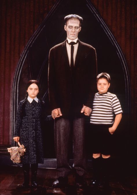 Adams Family Costume, Pugsley Addams, Addams Family Musical, Addams Family Movie, Addams Familie, Addams Family Values, Charles Addams, Addams Family Costumes, Gomez And Morticia