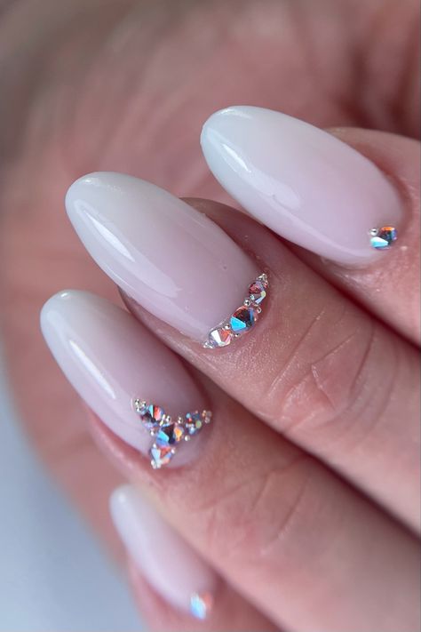 Cristal Nails, Baby Boomer Nails, Rhinestones Nails, Baby Boomers Nails, Girly Tips, Gold Acrylic Nails, Shape Nails, Trending Nails, Swarovski Nails