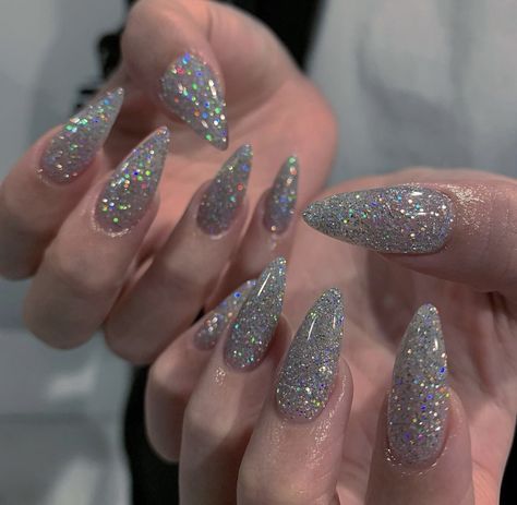 Sparkly Silver Nails, Nails Almond Shape Short, Fake Nails Almond, Chunky Glitter Nails, Nails Almond Shape, Disco Nails, Wow Nails, Glittery Nails, Nails Only