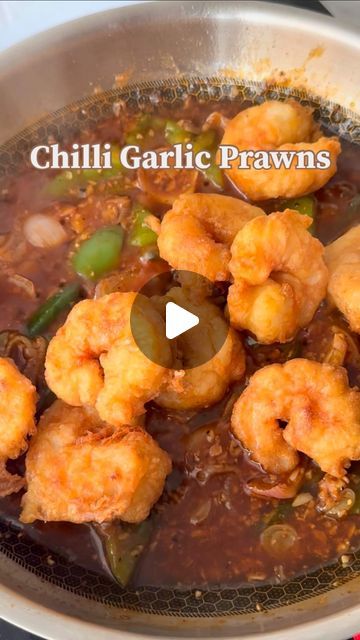 Prachi Agarkar on Instagram: "Chilli Garlic Prawns 🍤 🌶️   Nothing can beat a nice spicy indo Chinese Appetizer and these Chilli Garlic Prawns are to die for ♥️♥️ They are spicy, umami and so good. The recipe is so simple and easy to make. Recipe pinned in the caption   Prawn, shrimp, desi Chinese, indo-chinese, spicy, tasty, homemade, Asian, umami, MasterChef, home cook, home style , seafood , stir fry" Prawn Recipes Chinese Style, Prawns Fry Recipe, Prawn Gravy, Seafood Stir Fry, Chilli Garlic Prawns, Cook Home, Chinese Appetizers, Chinese Garlic, Garlic Prawns