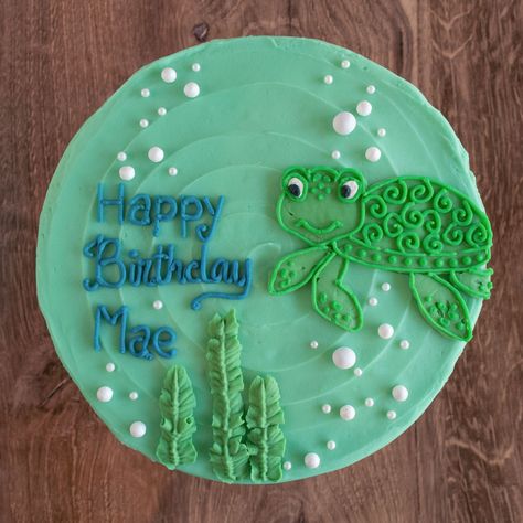 This gluten-free birthday cake is decorated with a sweet little sea turtle swimming around in an ocean of edible pearl bubbles. Turtle Decorated Cake, Salmon Birthday Cake, Turtle Themed Cake, Sea Turtle Cake Ideas, Sea Turtle Themed Birthday Party, Turtle Cake Design, Sea Turtle Birthday Cake, Turtle Cake Ideas, Turtle Themed Birthday Party