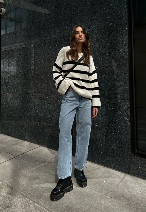 861dc9bd7f4e7dd3cccd534d0ae2a2e9desc54236964ri Winter Mode Outfits, Outfits Con Jeans, Outfit Mujer, Wardrobe Tips, Outfits Chic, Looks Street Style, Nice Style, Outfit Inspo Fall, Chic Fashion