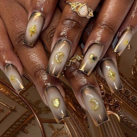 Gold Frenchies Nails, Gold Airbrush Nails, Ombre Chrome, Nails Pictures, Ombre Chrome Nails, Nails Images, Nail Ink, Gold Gel Nails, Future Nails