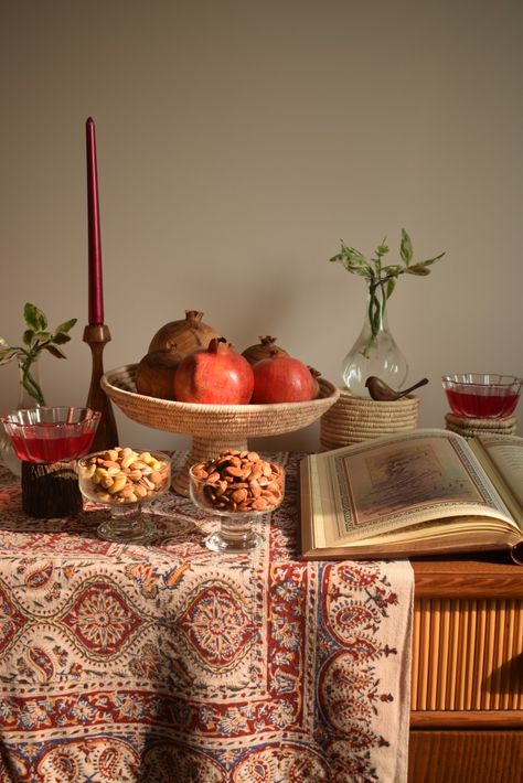 Yalda Photography Idea, Shabe Yalda Table, Happy Yalda Night Video, Yalda Night Photography, Yalda Night Ideas Decor Photography, Yalda Night Design, Yalda Night Video, Iranian Design Home, Yalda Night Ideas Decor