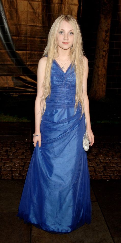 Luna Lovegood Yule Ball Dress, Luna Lovegood Yule Ball, Luna Lovegood Dress, Harry Potter Premiere, Luna Lovegood Outfits, Yule Ball Dress, Premiere Red Carpet, Carpet Outfits, Harry Potter Icons