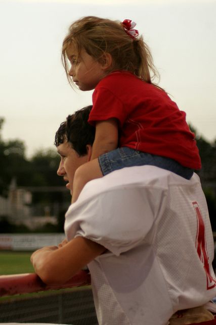 Awww i love this.big brother carrying little sister after a game.i bet he does this! Banana Tree Landscape, Brother Sister Photos, Brother Pictures, Big Brother Little Sister, Sisters Goals, Siblings Photos, Siblings Goals, Sister Pictures, Sister Photos