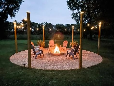 24 Fire Pit Ideas in Your Backyard for Perfect Summer Nights Outdoor Concrete Patio Ideas With Fire Pit, Fire Pit In Front Of House, Diy Backyard Brick Patio, Pergola Ideas Fire Pit, Diy Fire Pit Backyard, Backyard Diy Fire Pit Area, Easy Diy Outdoor Fire Pit Area, Outdoor Firepit Sitting Area Ideas, Outdoor Fire Pit Patio Ideas