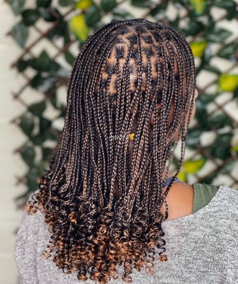 Box Braids Shoulder Length, Braids With Curled Ends, Shoulder Length Box Braids, New Trendy Hairstyles, Knotless Braids Hairstyles, Goddess Braid Styles, Goddess Braid, Curled Ends, Small Box Braids