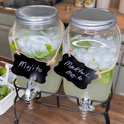 Gallon Size Mojito Gallon Cocktail Recipes, Mojito Punch, Traditional Mojito Recipe, Mocktail Mojito, Mojito Recipe Pitcher, Crockpot Peach Cobbler, Cookout Ideas, Mojito Recipe Classic, Mojito Bar