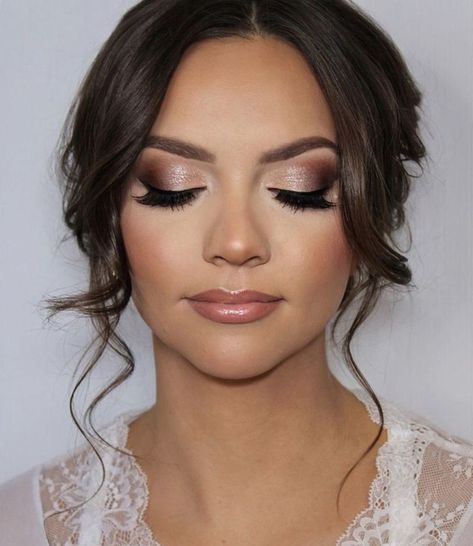 Best Wedding Makeup For Hazel Eyes, Dark Bridal Makeup For Brown Eyes, Bridesmaid Makeup For Brown Skin, Bridesmaid Winter Makeup, Bridesmaid Make Up Hazel Eyes, Hazel Eye Bridal Makeup, Simple Wedding Makeup Natural Looks Brown Eyes, Soft Glam Wedding Makeup Hazel Eyes, Airbrush Wedding Makeup Brides