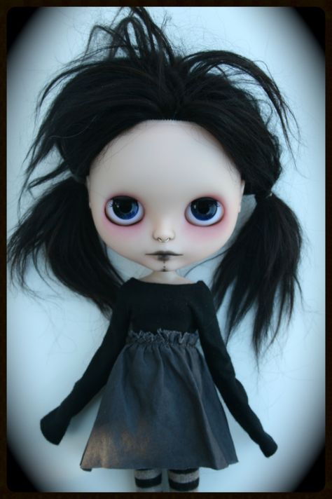 Goth Doll, Big Eyes Doll, Kawaii Doll, Gothic Dolls, Custom Blythe, Creepy Dolls, New Dolls, All Things Cute, Pretty Dolls