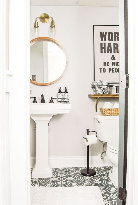 Vintage Powder Room, Vintage Modern Bathroom, Modern Powder Rooms, Powder Room Design, Room White, Pedestal Sink, Diy Bathroom Decor, Half Bathroom, Bath Room