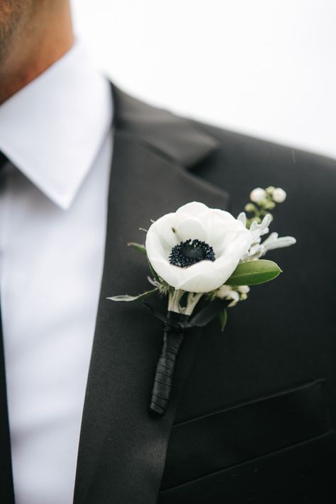 Black Tie Boutonniere, Classy Boutineer, White Anemone Boutonniere, Modern Boutineers, Single Flower Boutonniere, Men's Boutonniere Wedding, White Groom Boutonniere, Simple Groom Boutonniere, Anemone Boutineer