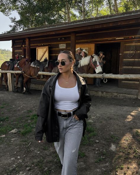 Day two recap with @macys 🤍 horseback riding has been the highlight of the trip! Casual Outfit Jeans, Horseback Riding Outfit, Neutral Jeans, Outfit Leather Jacket, Horseback Riding Outfits, Outfit Jeans, Riding Outfit, Neutral Outfit, Jeans Outfit