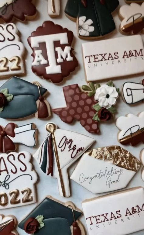 Tamu Graduation Party, A&m Graduation Party, Aggie Graduation Party, Tamu Graduation, College Cookies, Ring Dunk, Grad Cookies, Graduation Board, High School Graduation Party Decorations