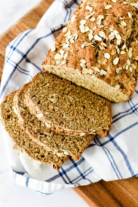 Wheaten bread (also known as brown soda bread), is richer & sweeter than soda bread. Made with whole wheat flour, this yeast free bread is easy! Wheaten Bread, Yeast Free Bread, Brown Soda Bread, Irish Brown Bread, Irish Bread, Yeast Free Breads, Irish Cheddar, Bread Tin, Pumpkin Ale