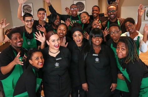 Starbucks Worker Outfit, Starbucks Outfit Barista, Starbucks Outfit, Orientation Outfit, Working At Starbucks, Quit Work, Rude Customers, Job Clothes, Starbucks Barista