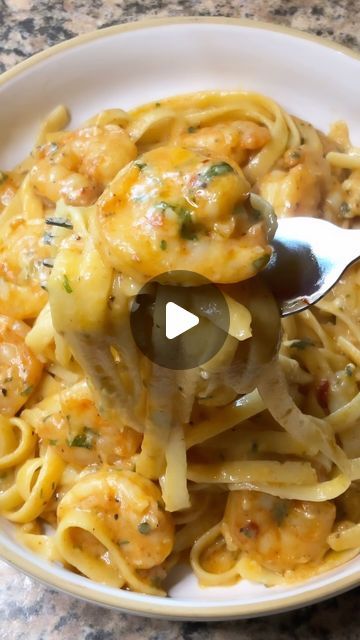 Carman Wilken on Instagram: "This Garlic Butter Shrimp Fettuccine is sooooo good and incredibly easy to make! #garlicbutter #shrimp #fettuccine #pasta #easyrecipe #dinnerideas" Pasta With Fish Recipes, Shrimps With Pasta, Shrimp And Pasta Recipes Easy, Shrimp Casseroles, Pasta And Shrimp Recipes, Shrimp And Pasta Recipes, Shrimp Recipes Pasta, Fish Casseroles, Pasta With Scallops