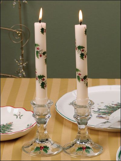 Painted Holly & Ivy Candles & Holders (sorry no link), Candle Crafts (add candle medium to regular craft paint) Candle Art Painting, Velas Candles, Fantasy Shop, Pure Beeswax Candles, Hand Painted Candles, Christmas Candle Decorations, Bottle Candles, Painted Candles, Christmas Candle Holders