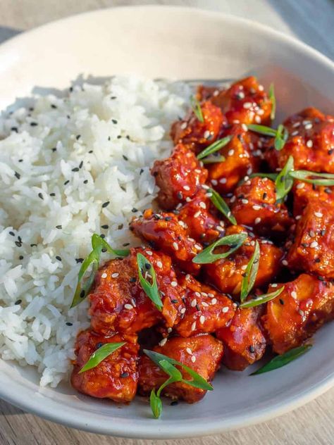 Spicy Gochujang Tofu (Korean Inspired) Tofu Korean, Gochujang Tofu, Korean Fried Chicken Recipe, Gochujang Sauce, Tofu Recipe, Tofu Dishes, Vegan Chef, Korean Fried Chicken, Crispy Tofu