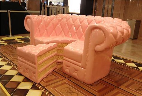 Cake Couch with a Chocolate Bar Rug! Weird Furniture, Pink Couch, Sam & Cat, Cute Furniture, Tanah Liat, Room Deco, Funky Furniture, Kawaii Room, Naha