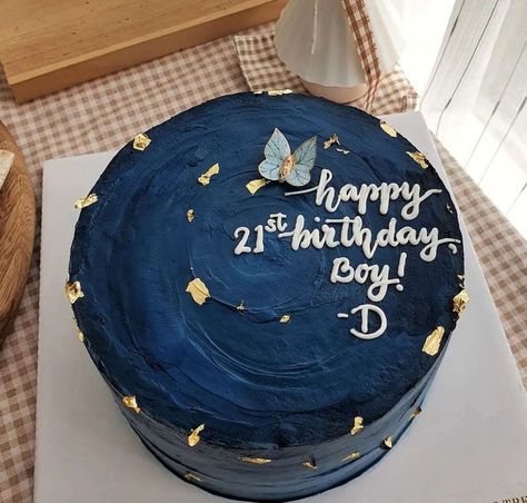 Birthday Cake For Men Boyfriends, 25th Bday Cakes For Him, Korean Cake Boy, Aesthetic Cake Designs For Boys Birthday, Korean Cake Aesthetic Blue, Birthday Cake Ideas Aesthetic Blue, Aesthetic Cakes For Boys, Korean Cake Birthday Boys, Cute Birthday Cakes For Men